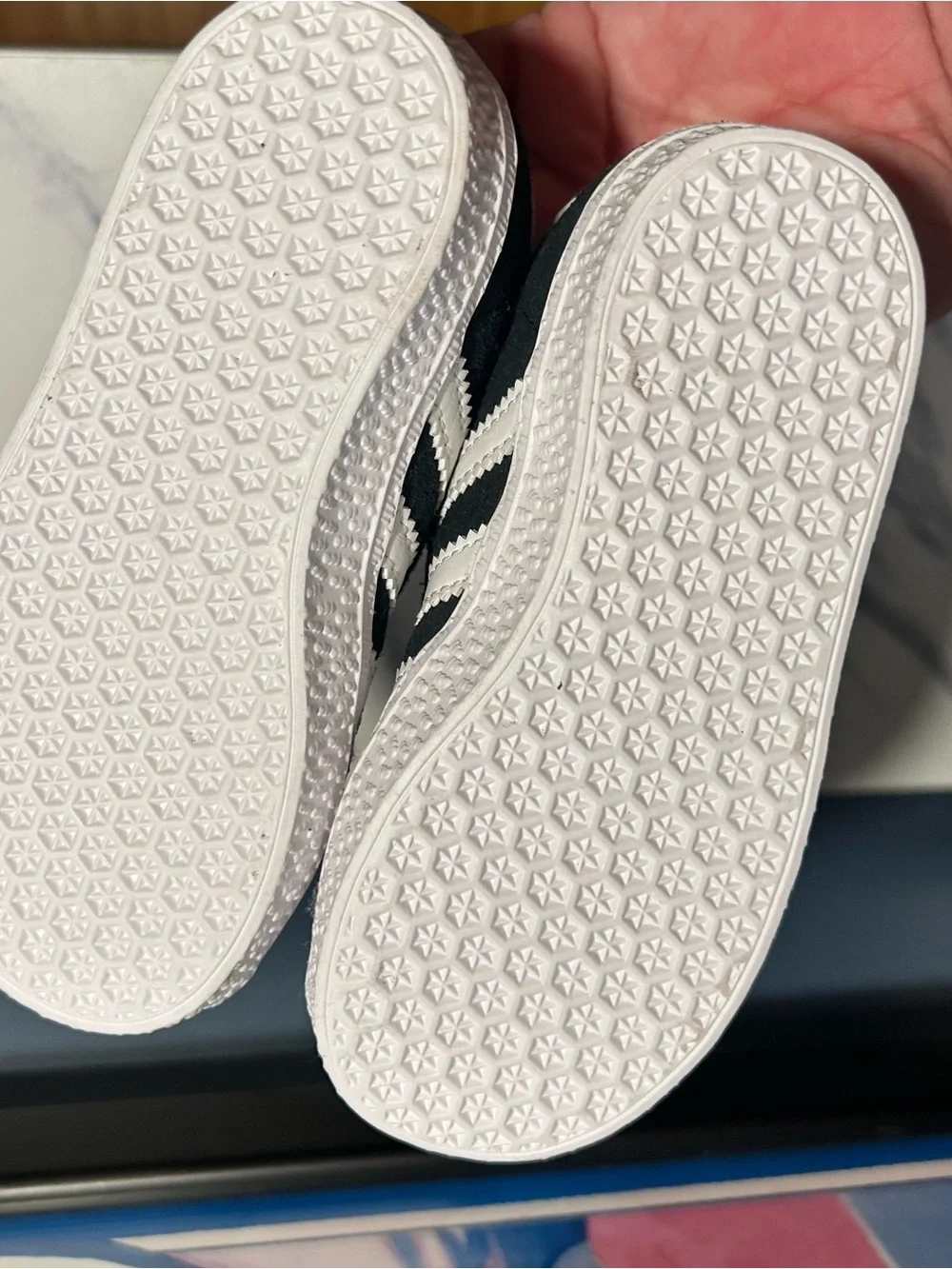 adidas no box